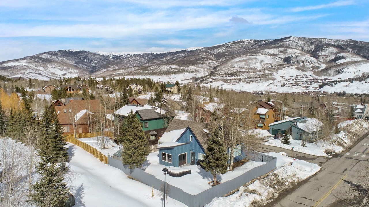 Photo of Outdoor in Willow Creek Highlands