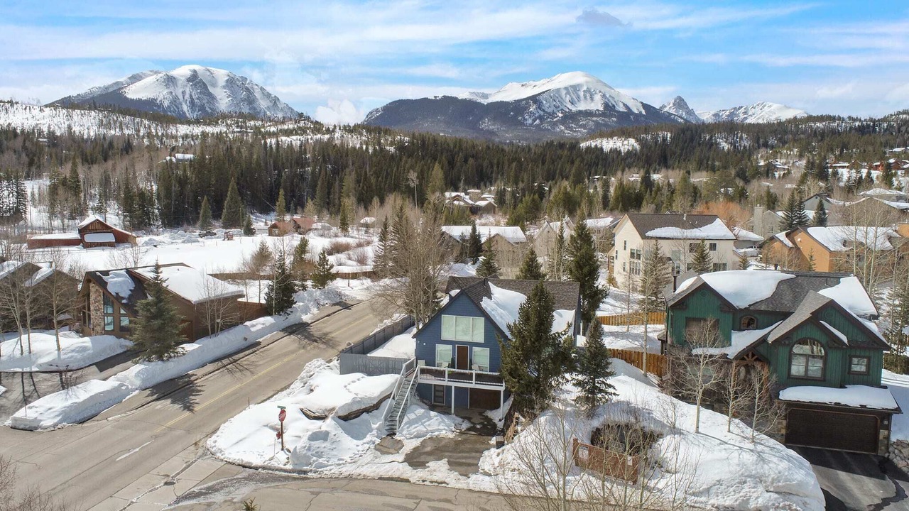 Photo of Outdoor in Willow Creek Highlands