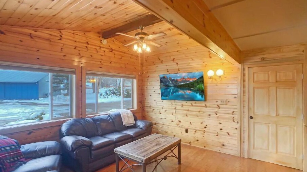 Photo of Livingroom in Trimble