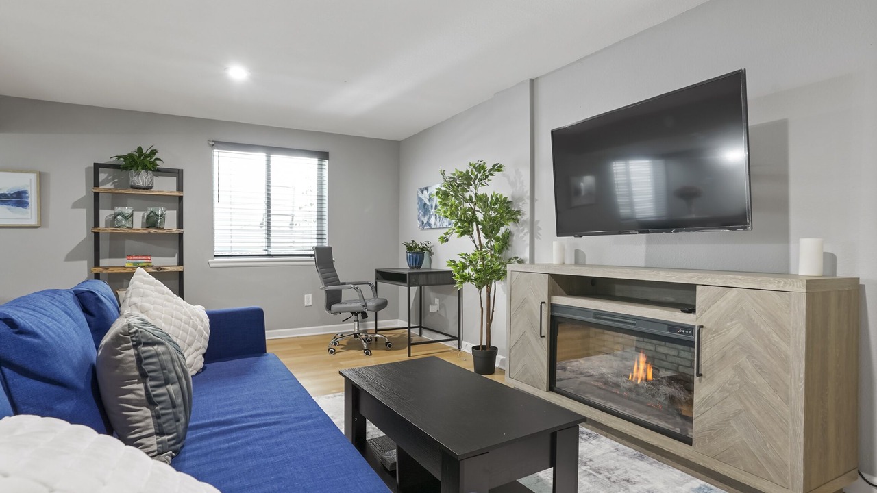 Photo of Livingroom in Gunbarrel