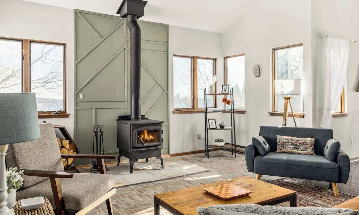 Photo of Livingroom in Evergreen