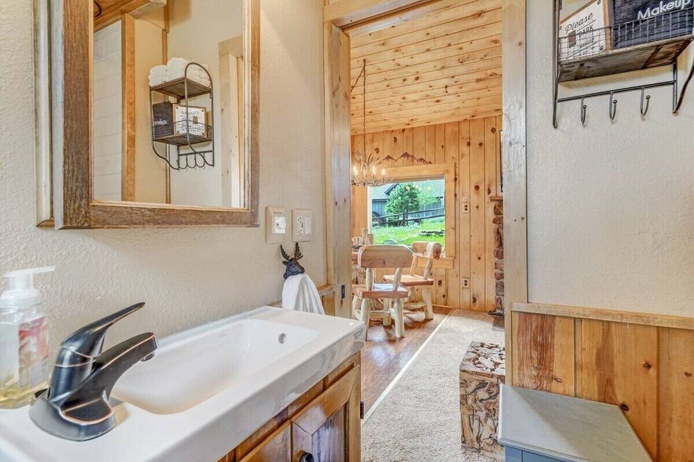 Photo of Bathroom in Woodland Park