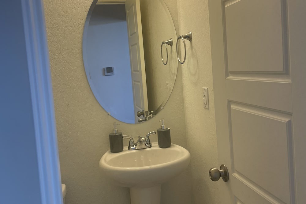 Photo of Bathroom in Green Valley Ranch