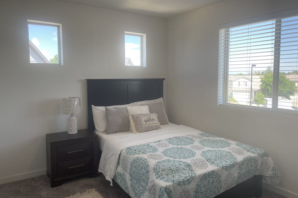Photo of Bedroom in Green Valley Ranch