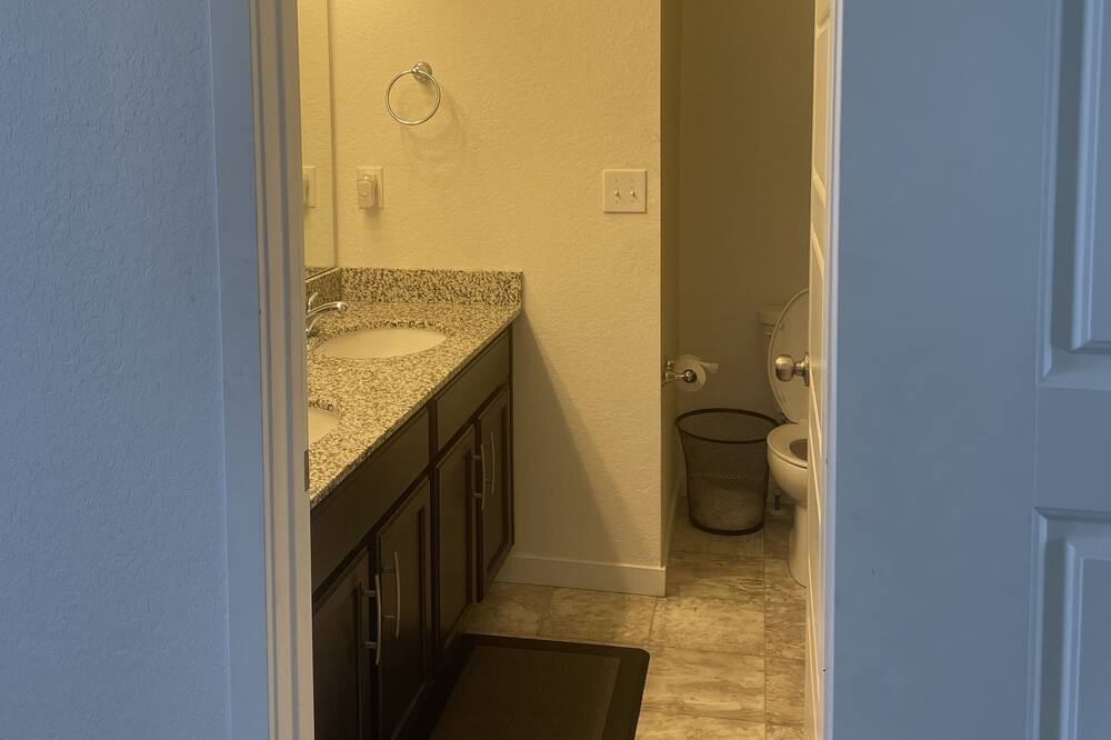 Photo of Bathroom in Green Valley Ranch