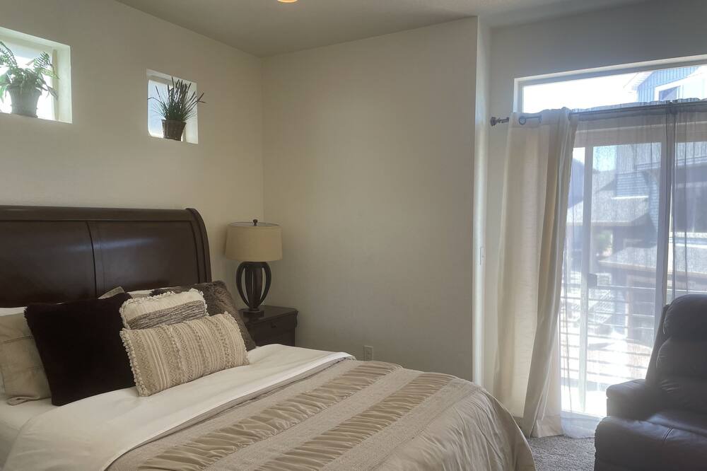 Photo of Bedroom in Green Valley Ranch