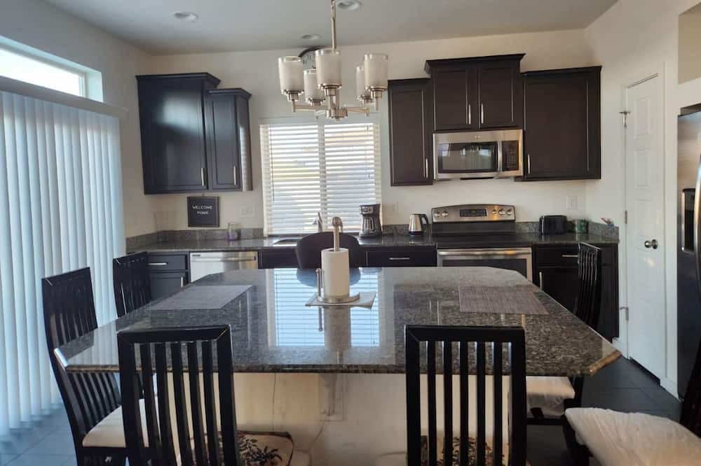 Photo of Kitchen in Green Valley Ranch