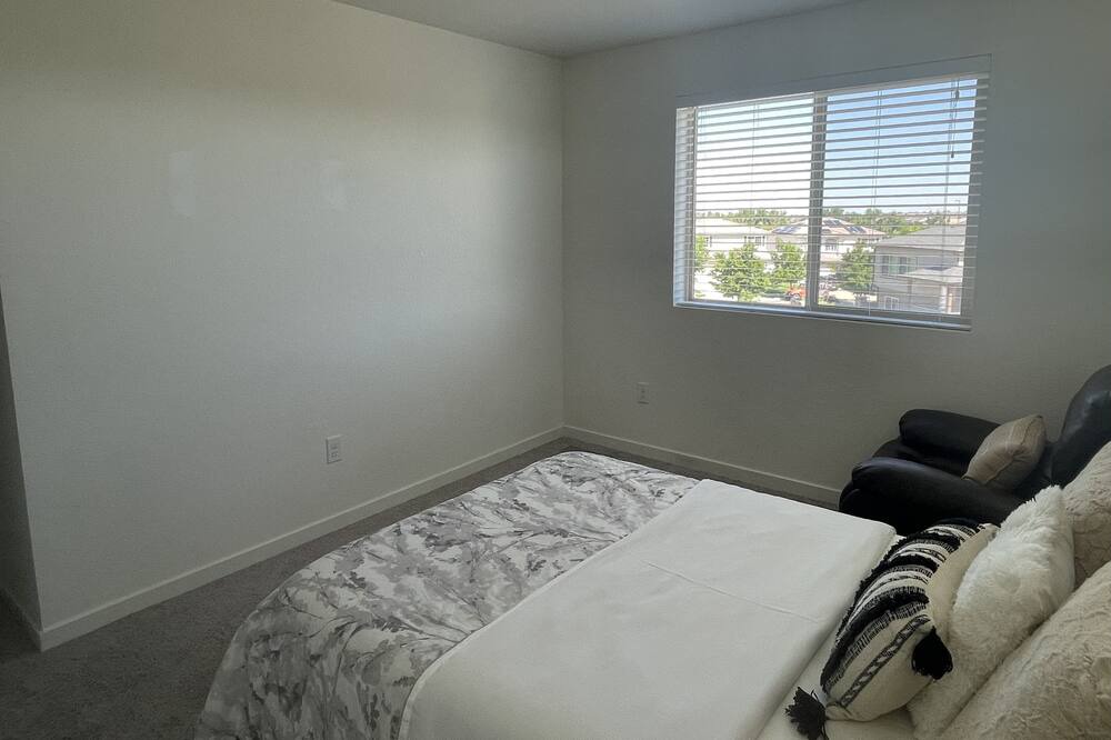 Photo of Bedroom in Green Valley Ranch