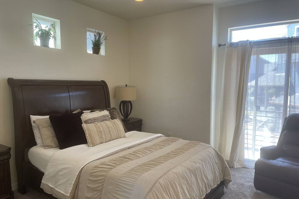 Photo of Bedroom in Green Valley Ranch