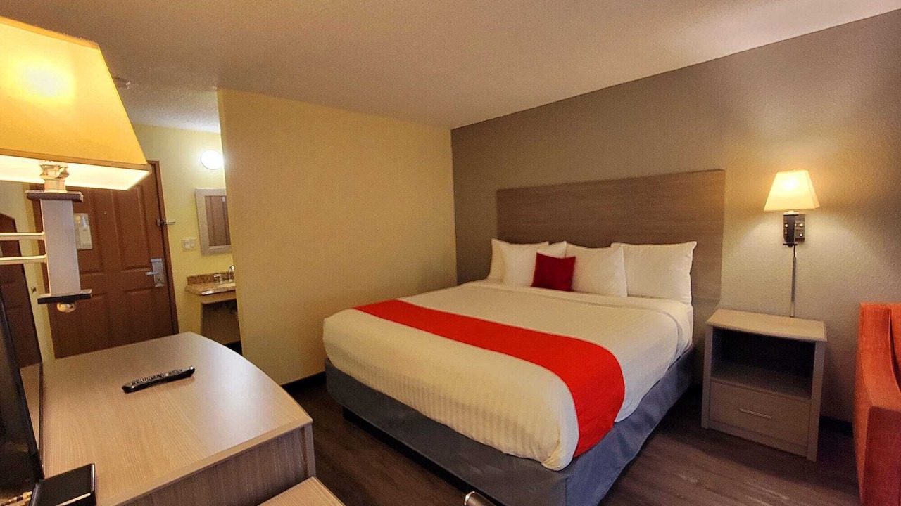 Photo of Bedroom in Castle Rock