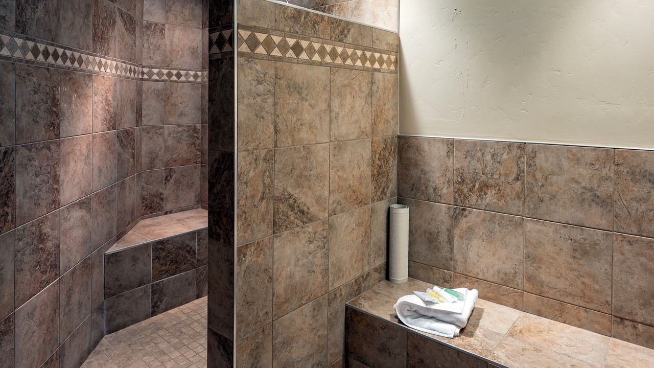 Photo of Bathroom in Peak 9