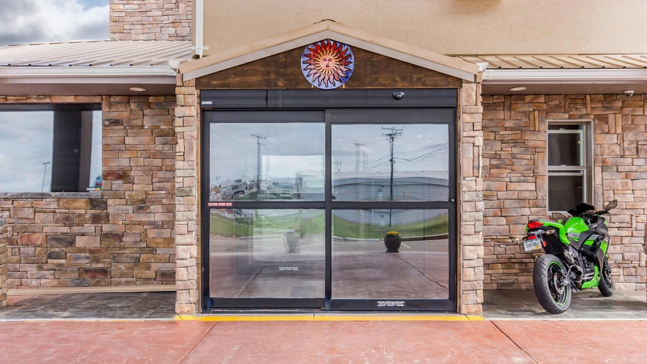 Photo of Outdoor in Lamar