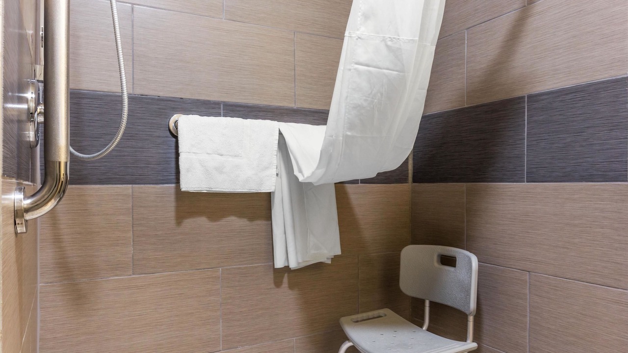 Photo of Bathroom in Lamar