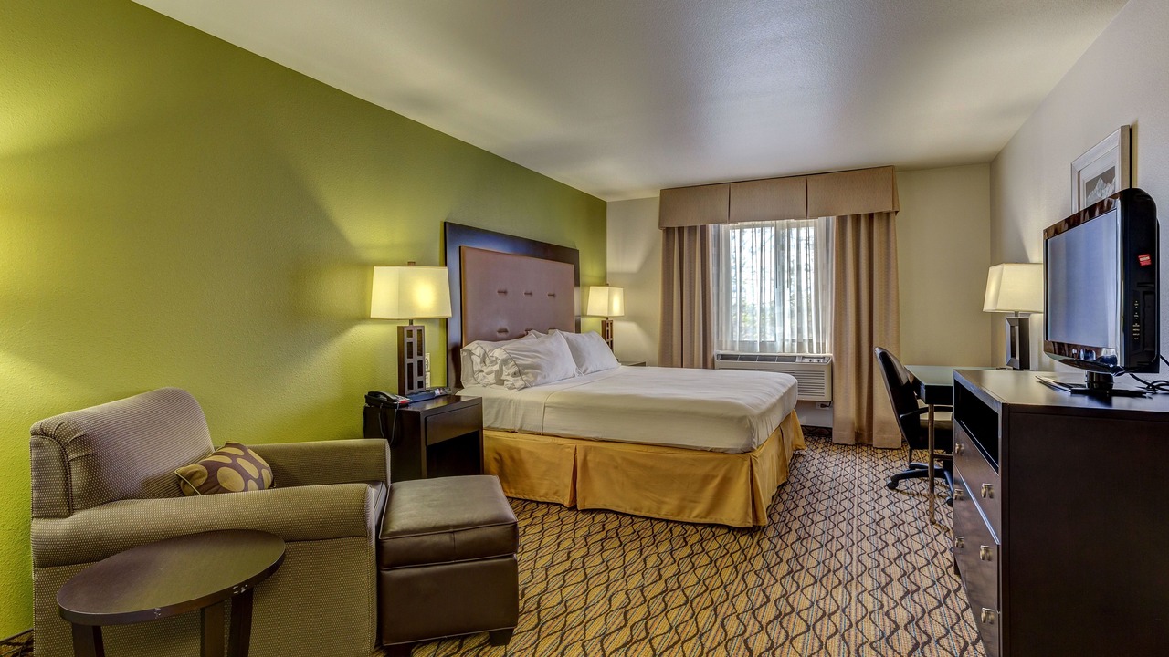 Photo of Bedroom in Montrose