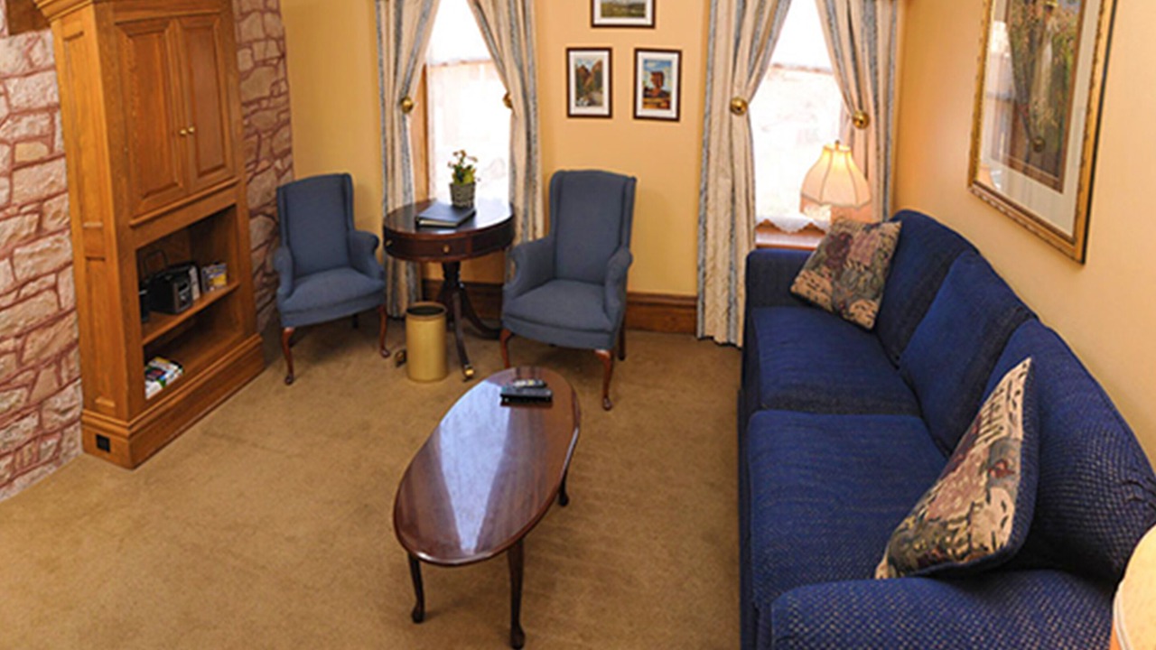 Photo of Bedroom in Manitou Springs Historic District