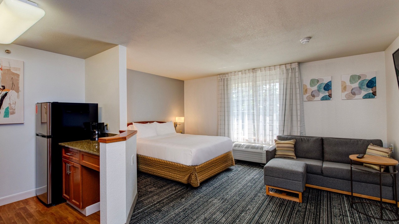 Photo of Bedroom in Ken Caryl