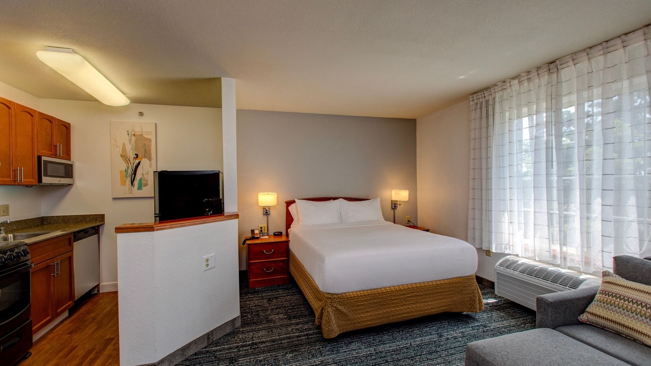 Photo of Bedroom in Ken Caryl