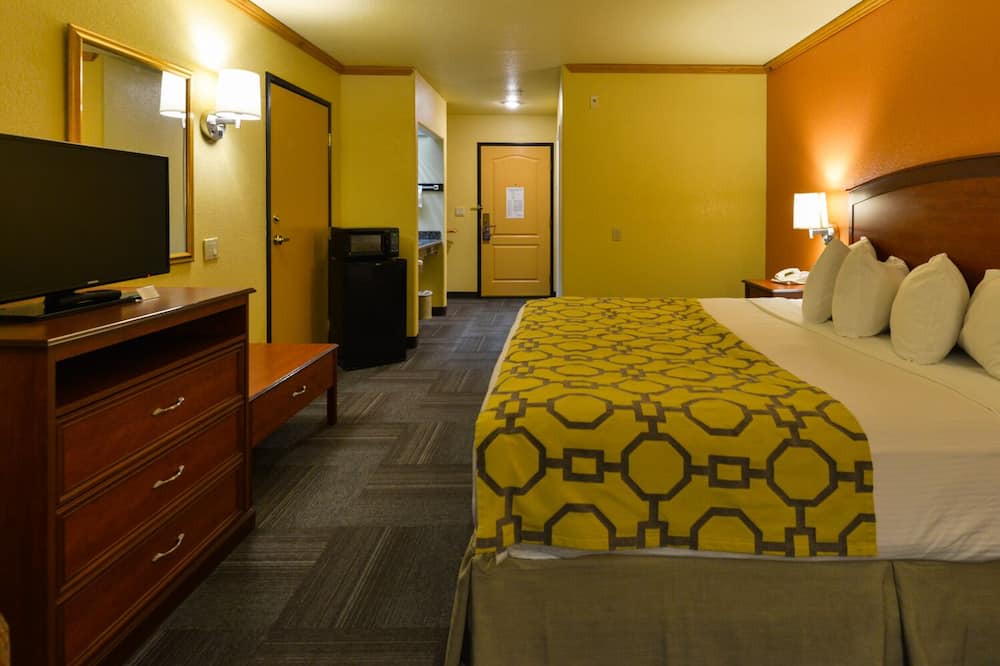 Photo of Bedroom in Northeast Colorado Springs