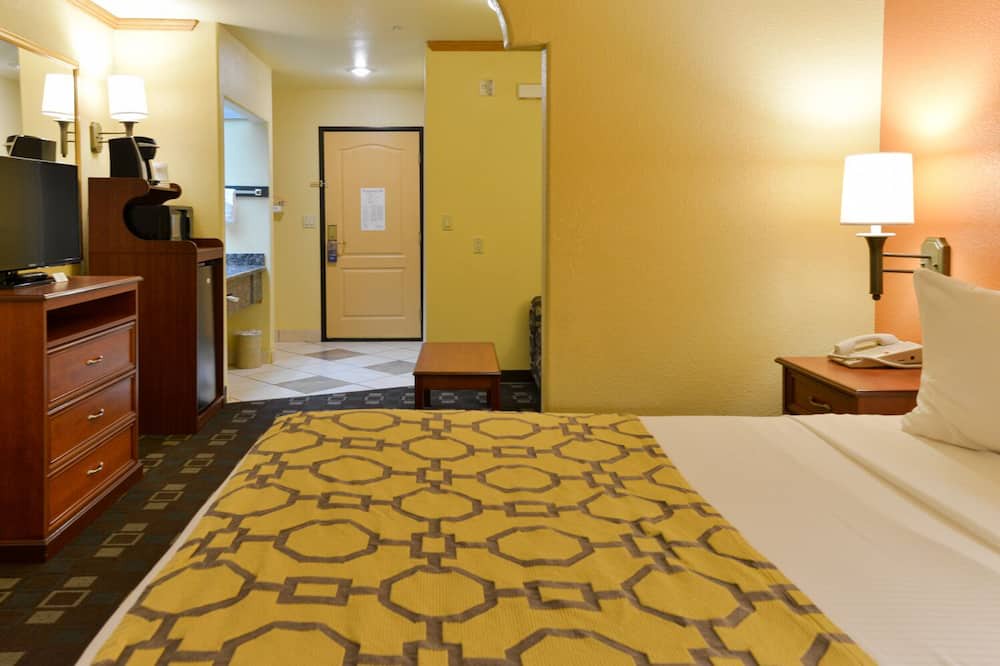 Photo of Bedroom in Northeast Colorado Springs