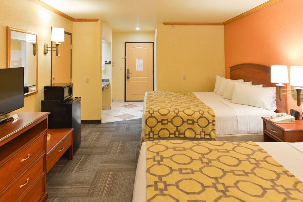 Photo of Bedroom in Northeast Colorado Springs