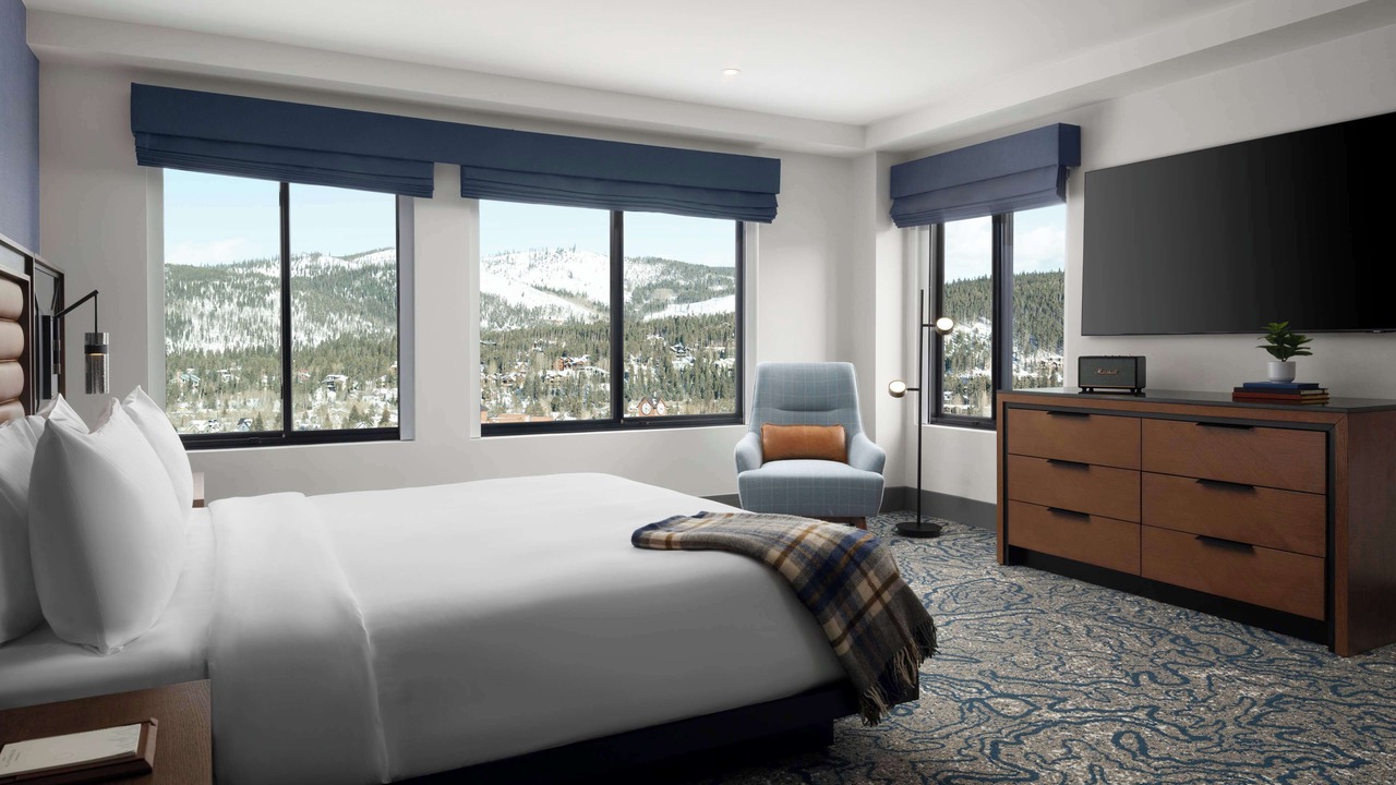 Photo of Bedroom in Peak 9