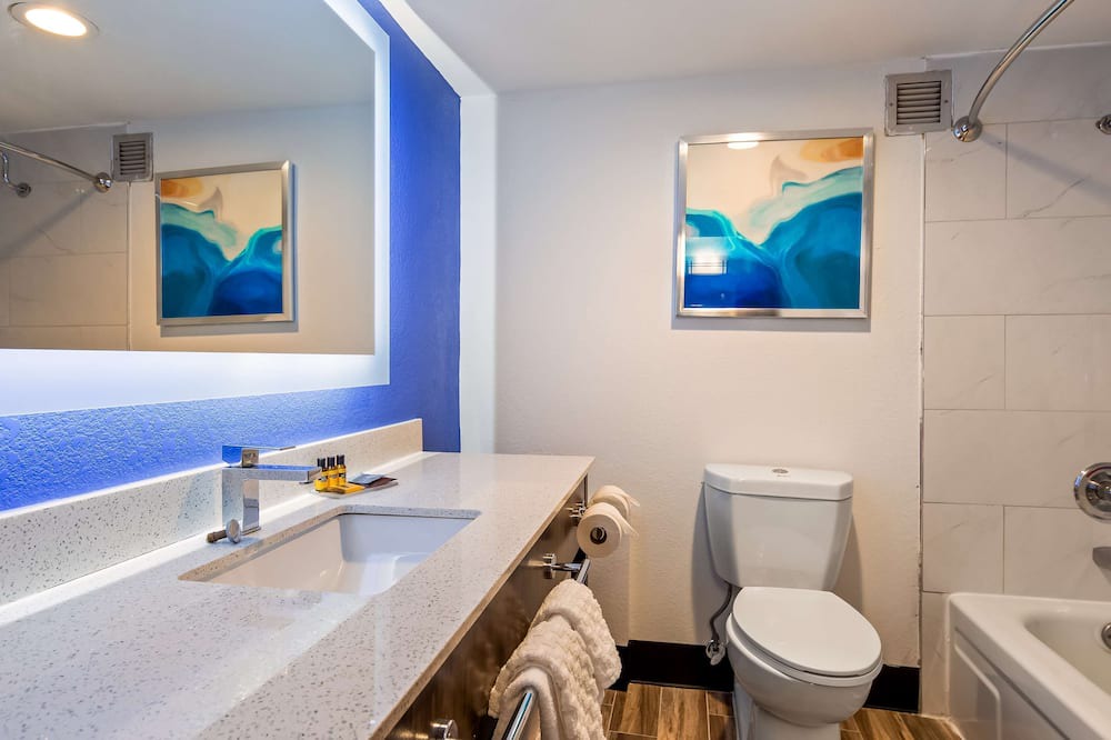 Photo of Bathroom in Northeast Park Hill