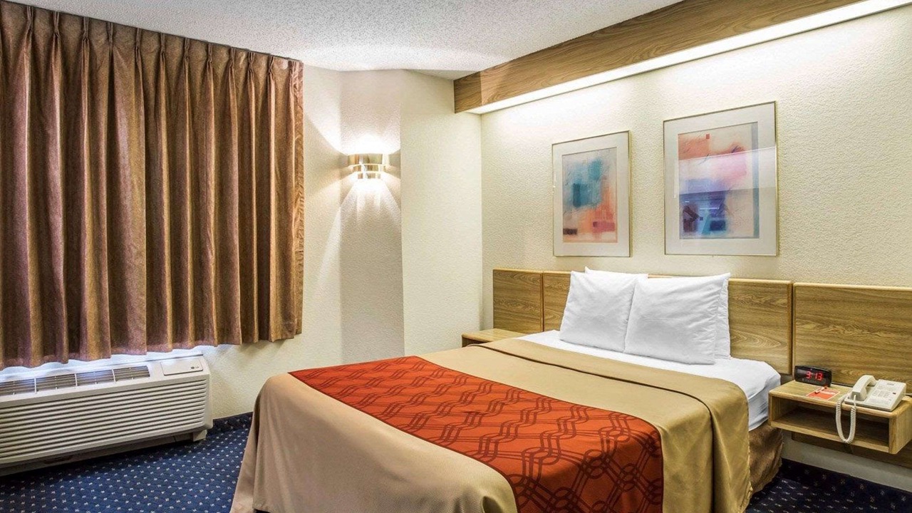 Photo of Bedroom in Aurora