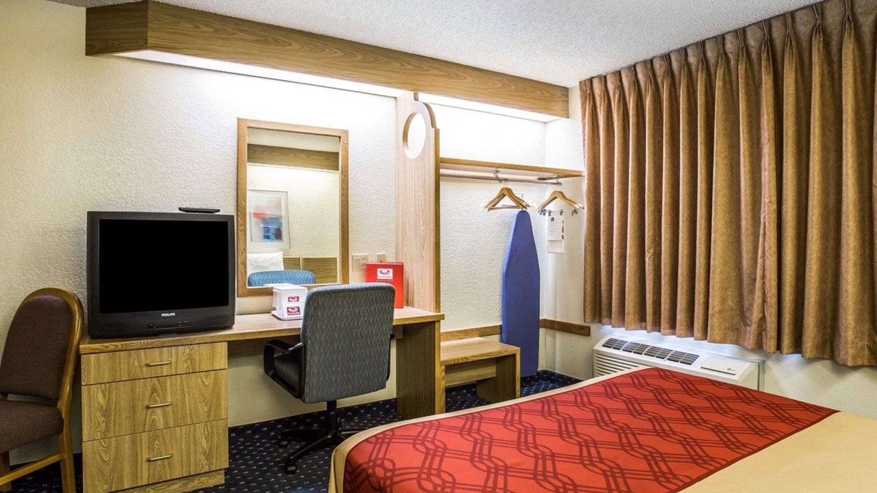 Photo of Bedroom in Aurora