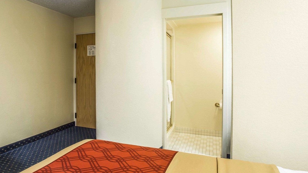 Photo of Bedroom in Aurora