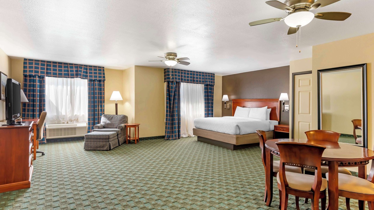 Photo of Bedroom in Canon City