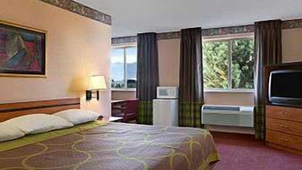 Photo of Bedroom in Southeast Colorado Springs