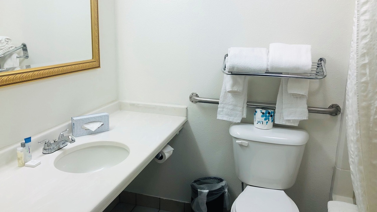 Photo of Bathroom in Jefferson Park