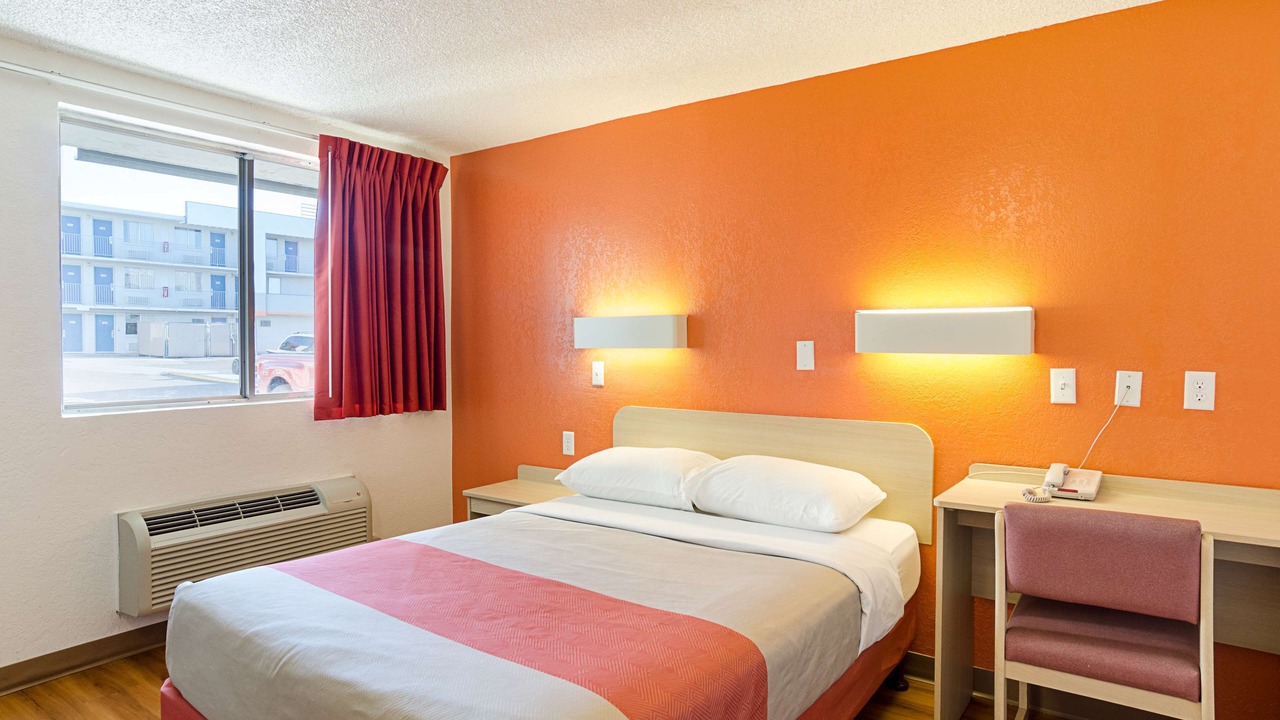 Photo of Bedroom in Regis