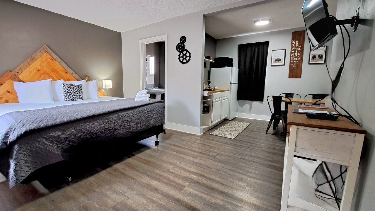 Photo of Bedroom in West Colorado Springs