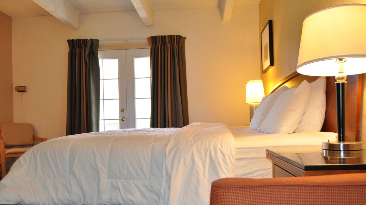 Photo of Bedroom in Garfield