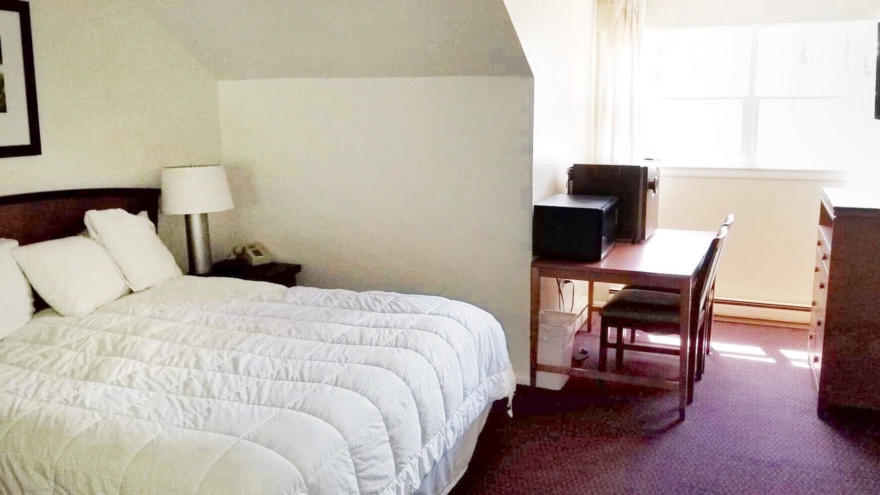 Photo of Bedroom in Garfield