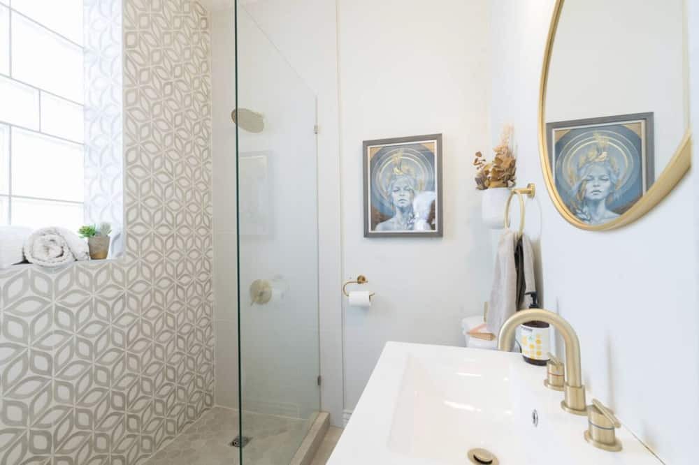 Photo of Bathroom in City Park West