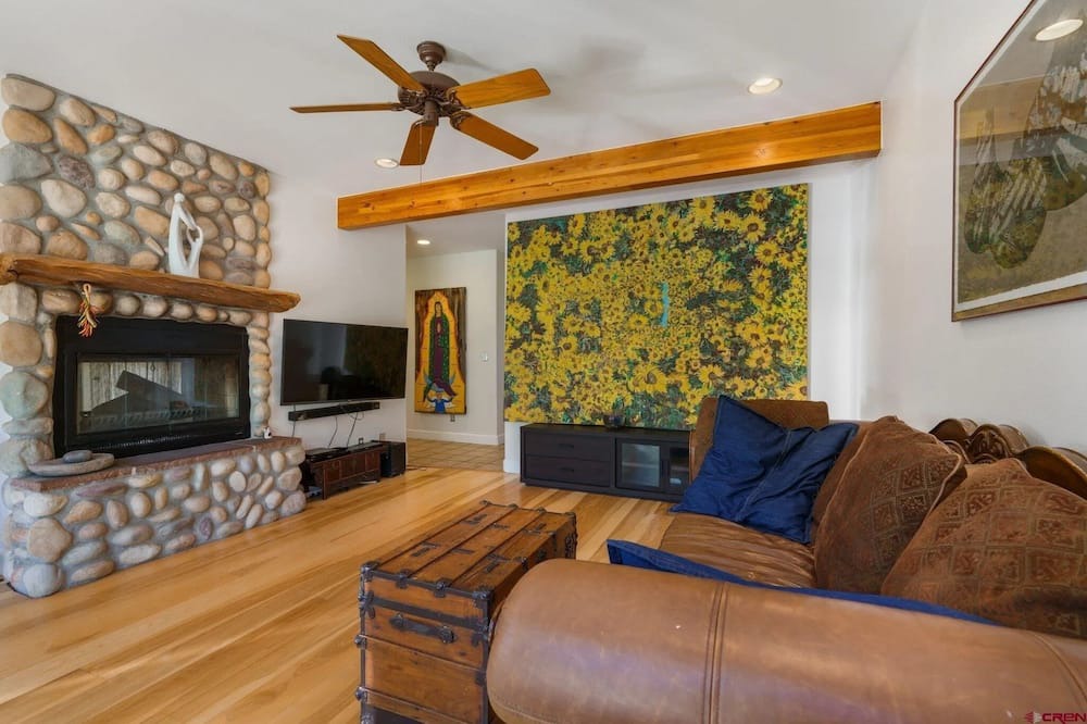 Photo of Livingroom in Edgemont Ranch