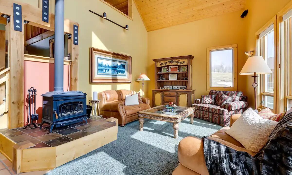 Photo of Livingroom in Warm Springs