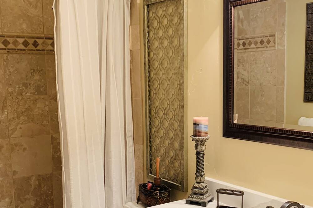 Photo of Bathroom in Craig