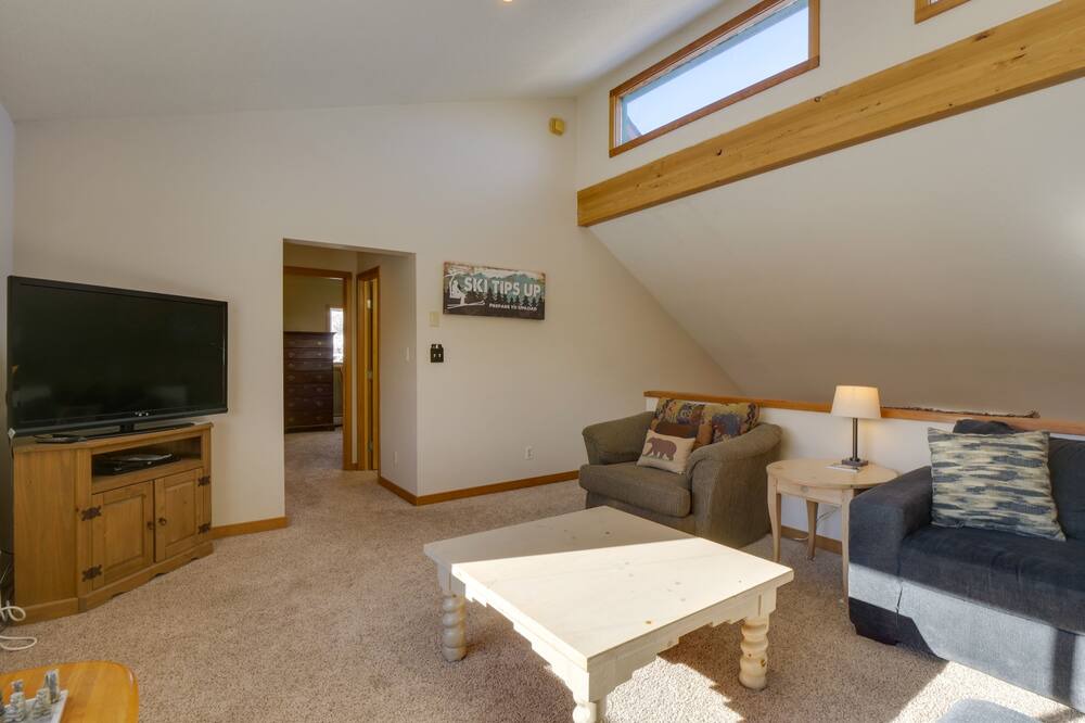 Photo of Bedroom in Summit Cove