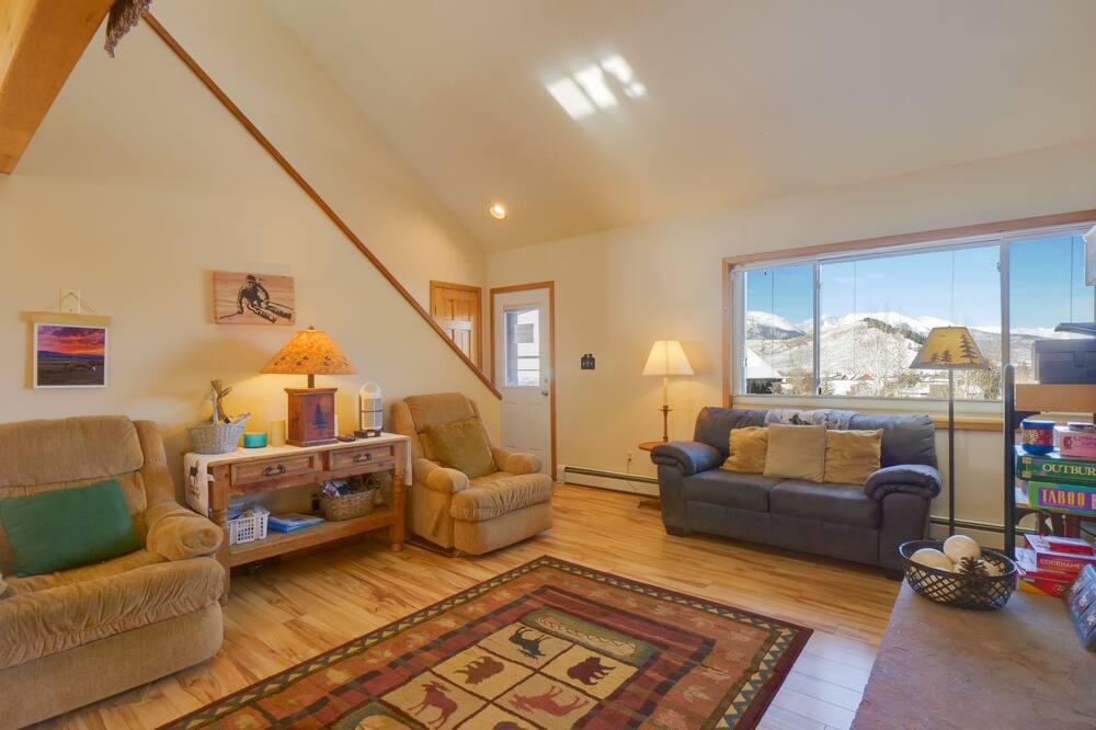 Photo of Bedroom in Summit Cove