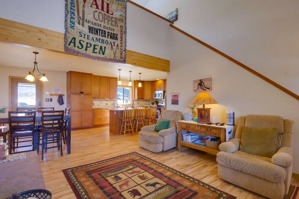 Photo of Bedroom in Summit Cove