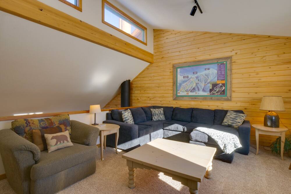 Photo of Bedroom in Summit Cove