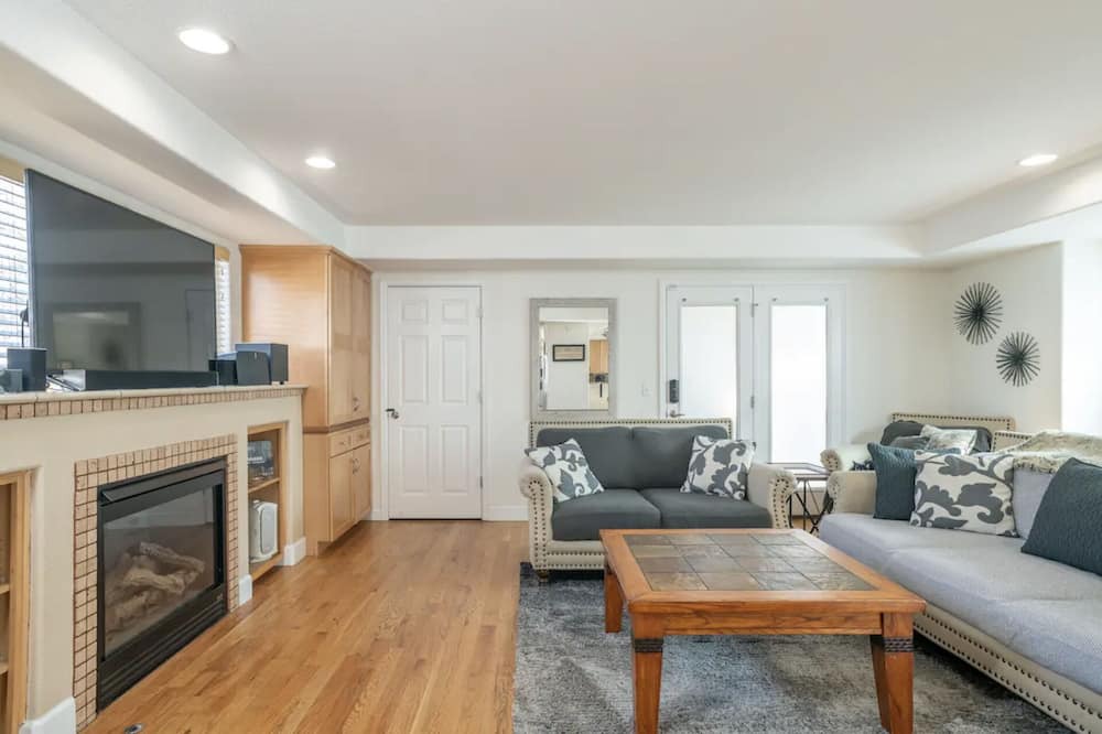 Photo of Livingroom in Curtis Park