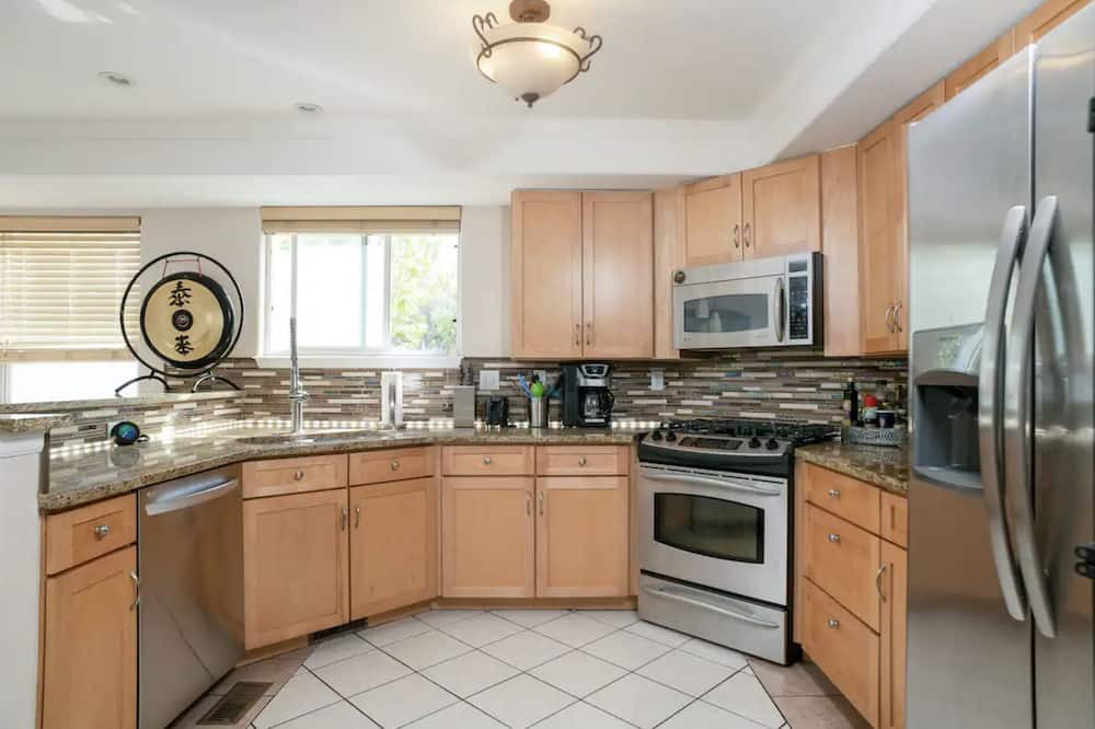 Photo of Kitchen in Curtis Park