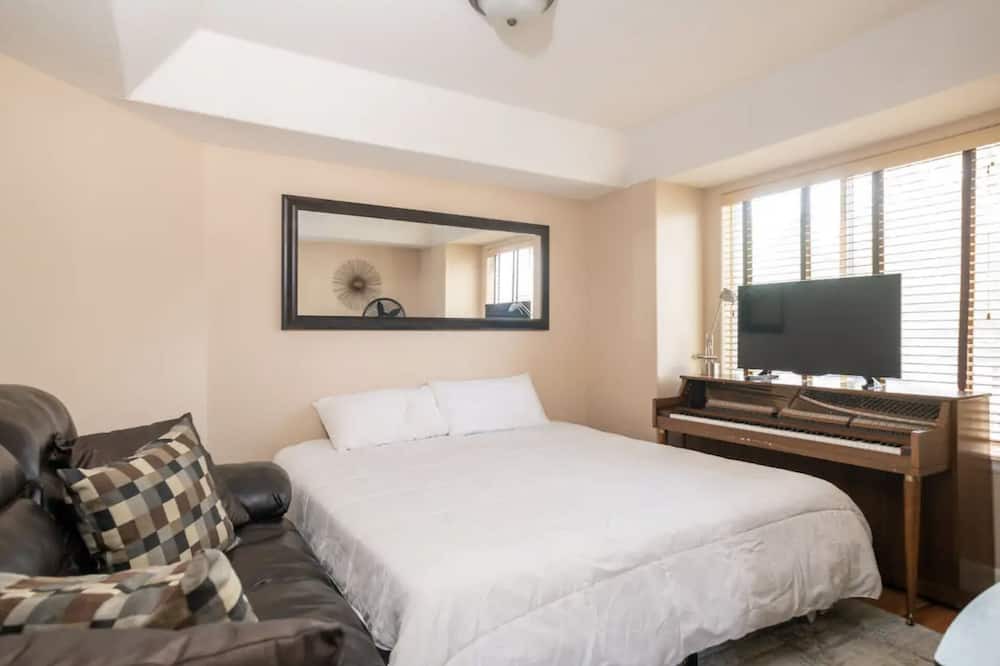 Photo of Bedroom in Curtis Park