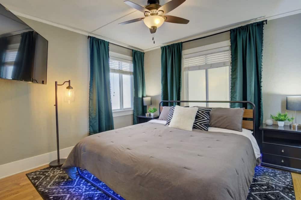 Photo of Bedroom in Curtis Park