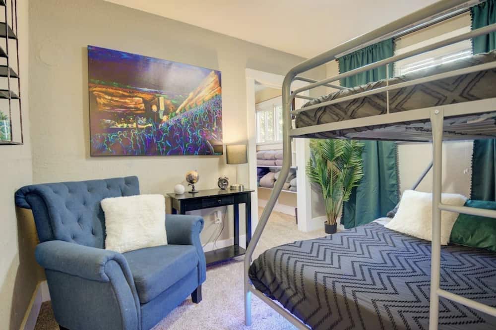 Photo of Bedroom in Curtis Park