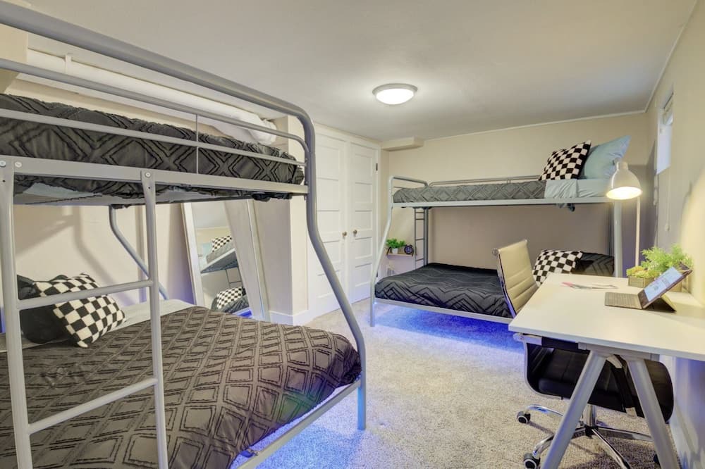 Photo of Bedroom in Curtis Park